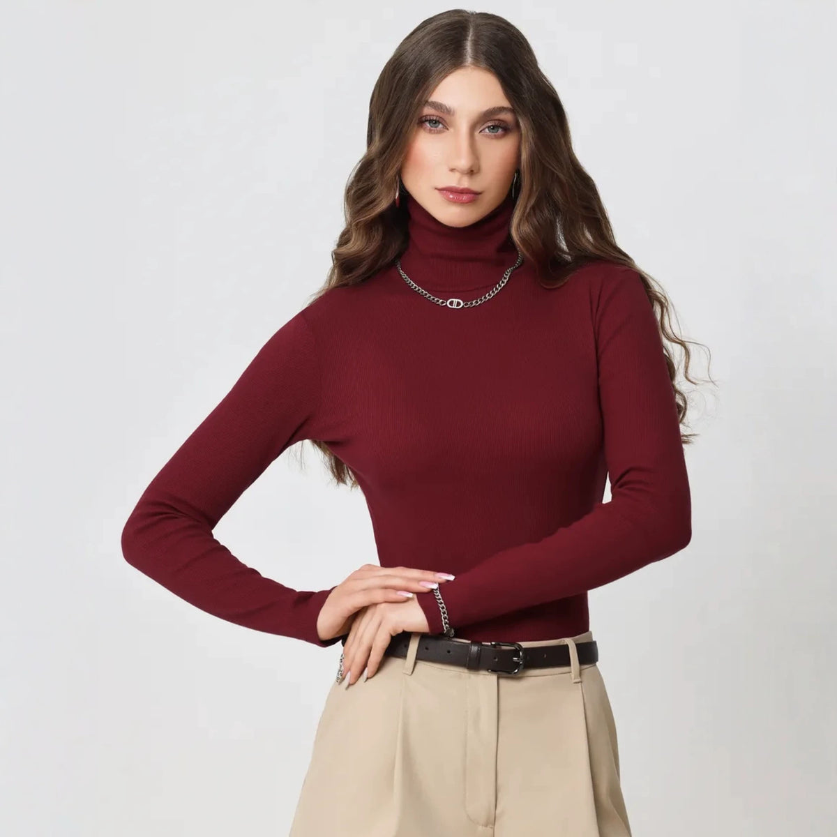 Pull femme col roulé en maille slim